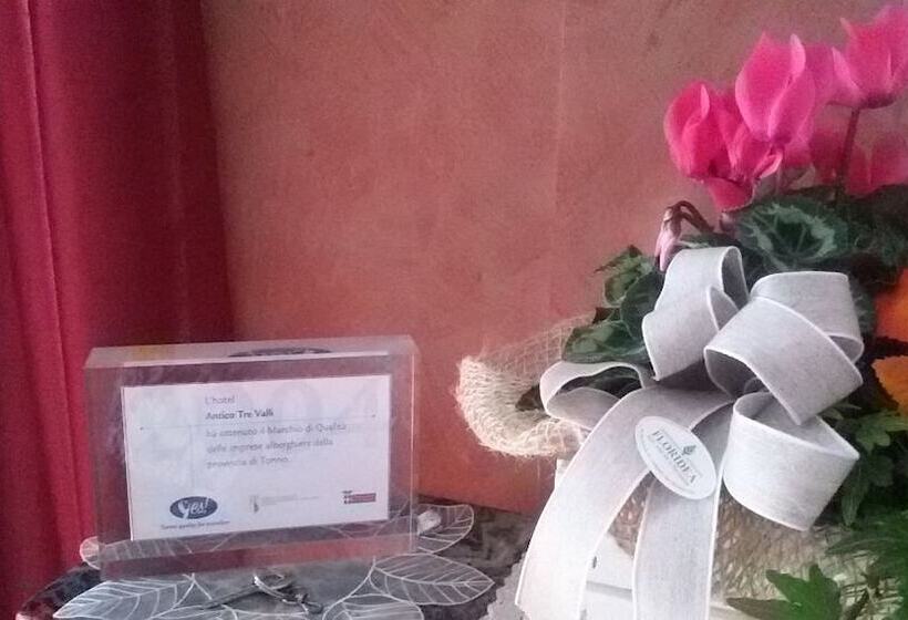 هتل Albergo Antico Tre Valli