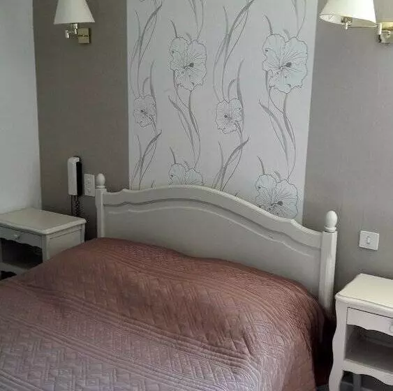 ホテル Au Puits Enchanté