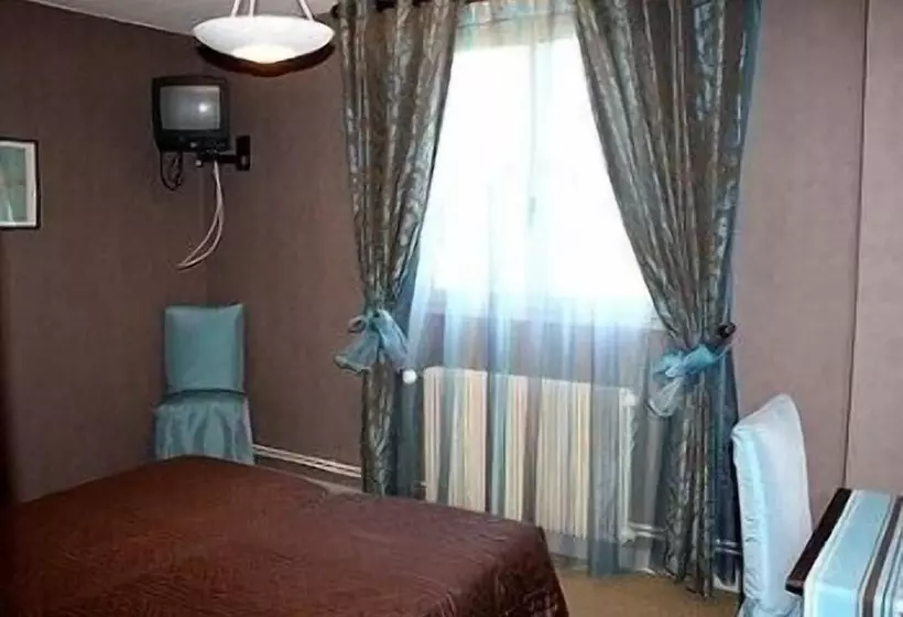 ホテル Au Puits Enchanté