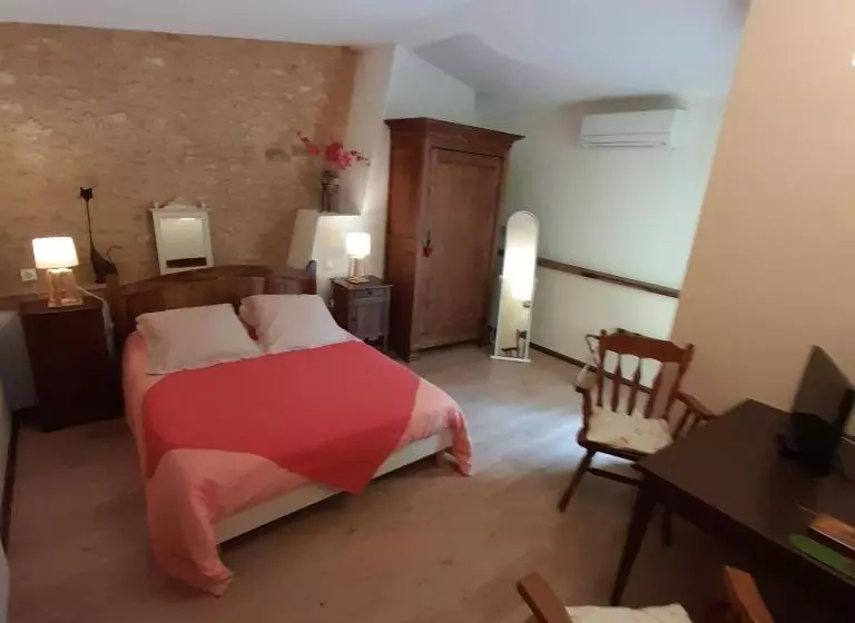 Hotelli Auberge De Castel Merle