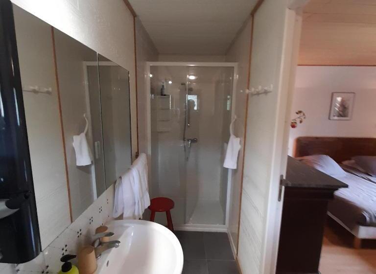 בית מלון כפרי Auberge De Castel Merle