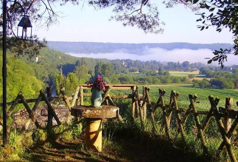 Hotelli Auberge De Castel Merle