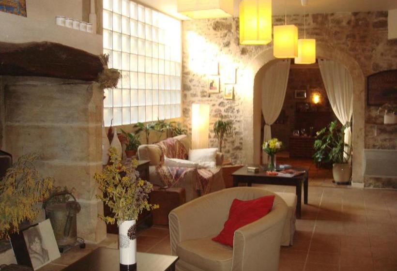 בית מלון כפרי Des Arts