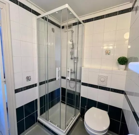 Отель Du Nord   Ville Haute