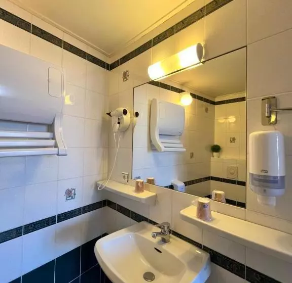 Отель Du Nord   Ville Haute