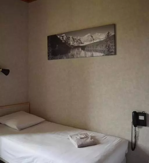 Отель Hôtel Restaurant Des Lacs