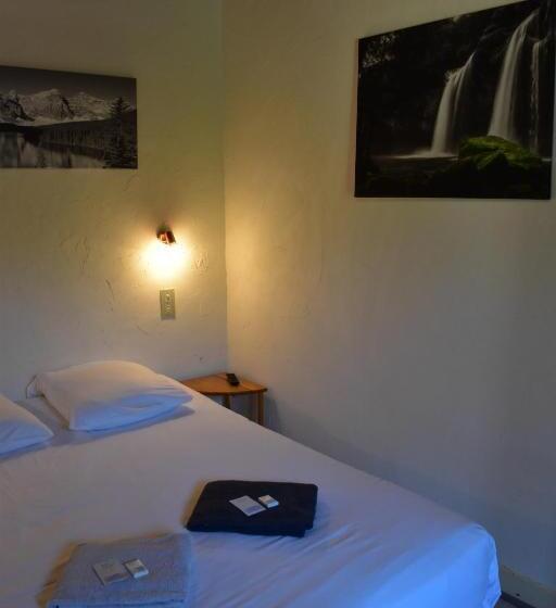 فندق Hôtel Restaurant Des Lacs