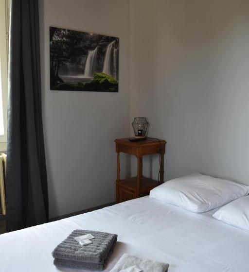 فندق Hôtel Restaurant Des Lacs