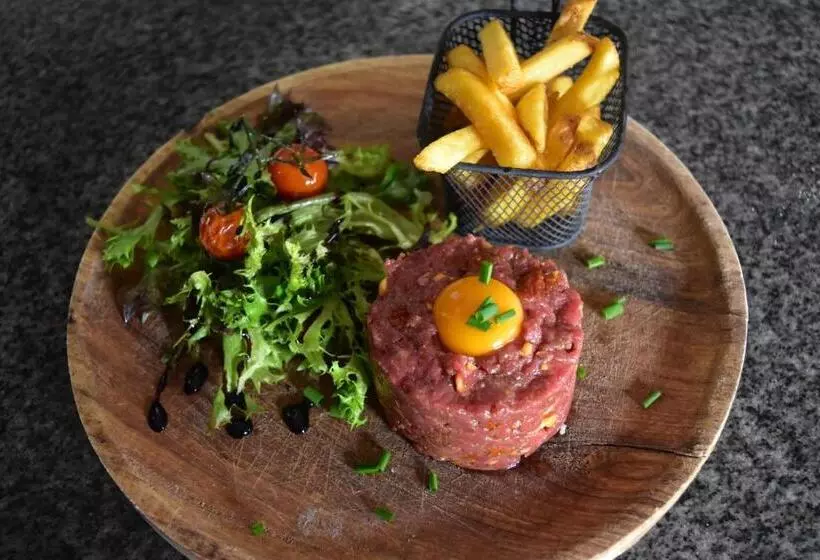 Отель Hôtel Restaurant Des Lacs