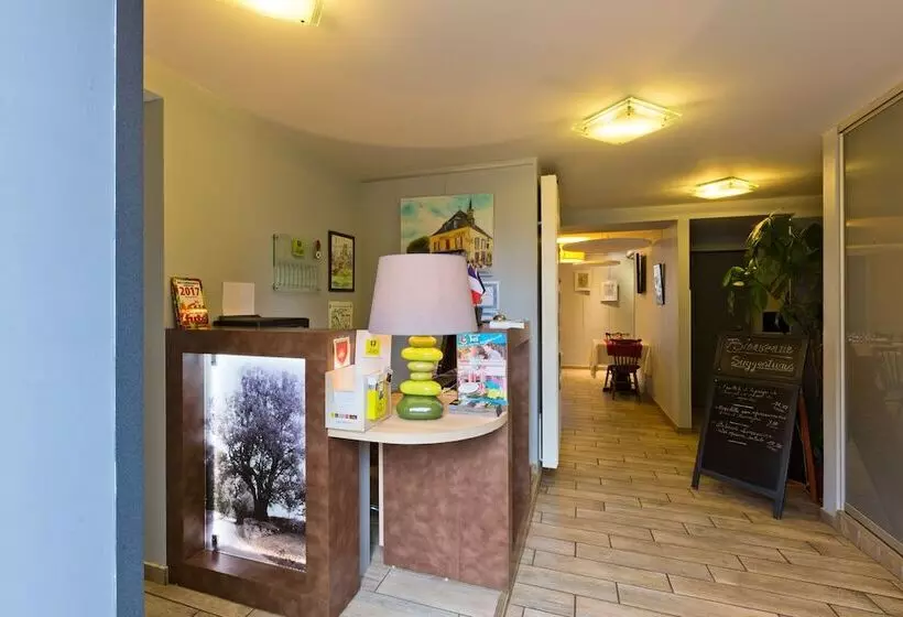 Logis Hotel De La Poste