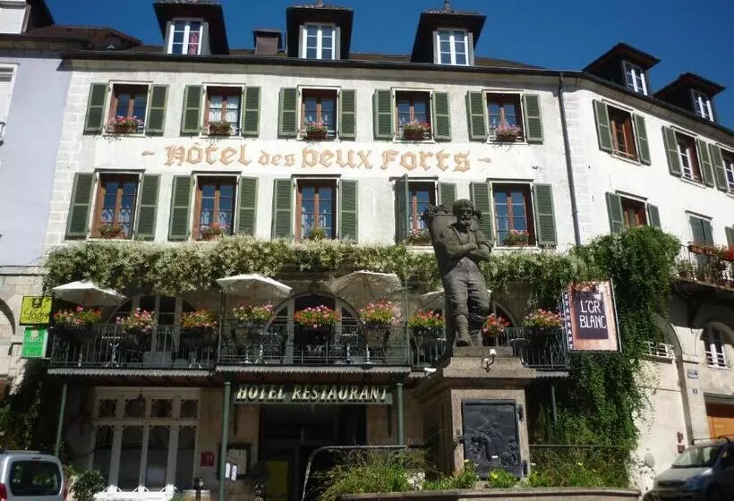 ホテル Logis Hôtel Des Deux Forts