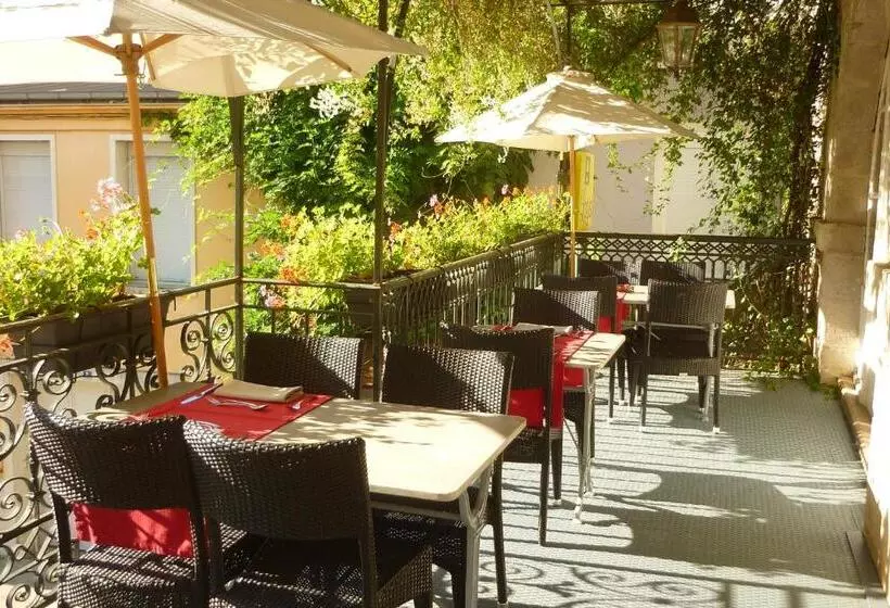 ホテル Logis Hôtel Des Deux Forts