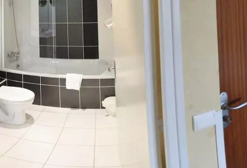 Hotelli Logis Le Bretagne