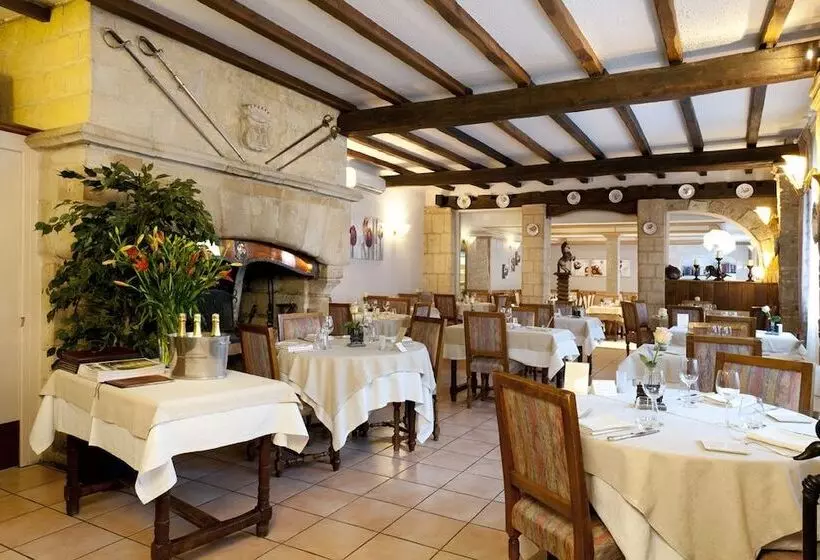 Отель Logis Le Cheval Rouge