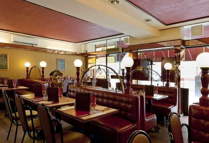 Отель Logis Le Cheval Rouge