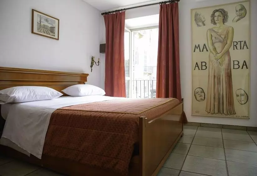 Hotelli Affittacamere Maison Napoleon