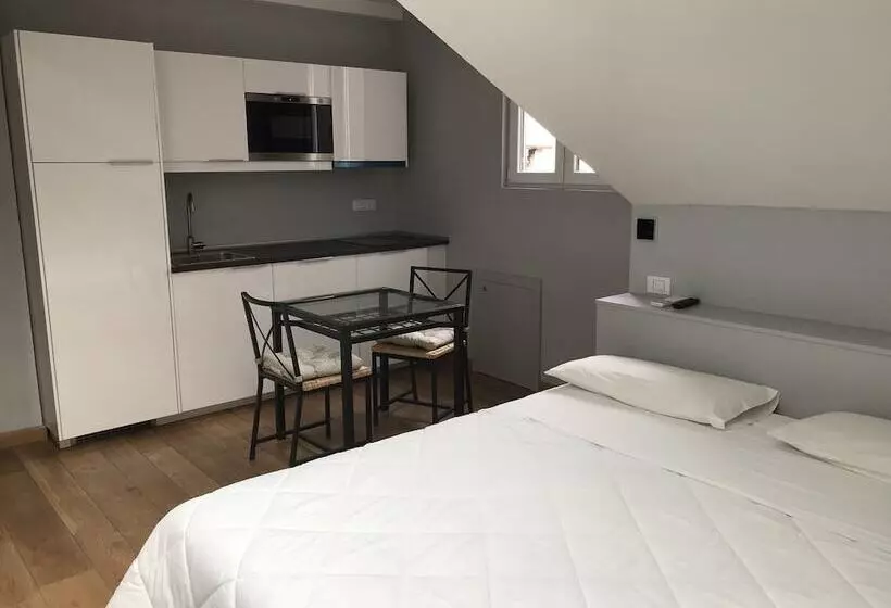 Hotelli Affittacamere Maison Napoleon