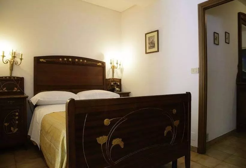 Hotelli Affittacamere Maison Napoleon