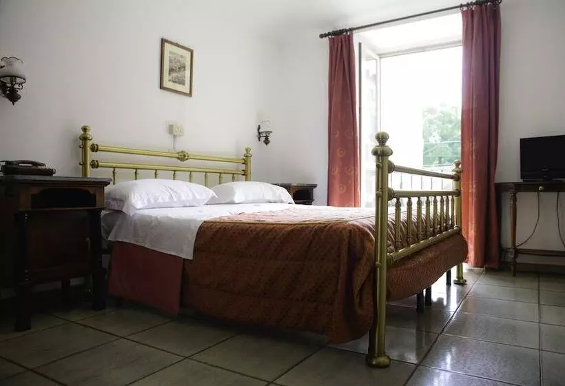 Hotelli Affittacamere Maison Napoleon