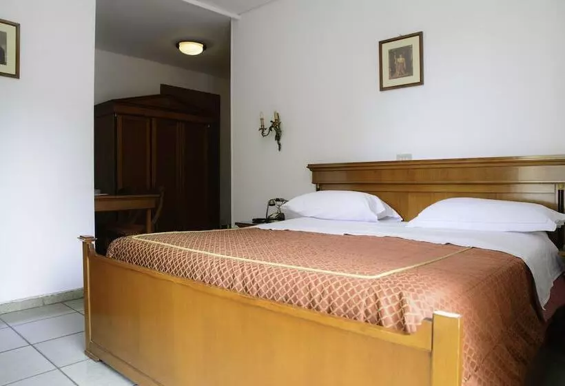 Hotelli Affittacamere Maison Napoleon