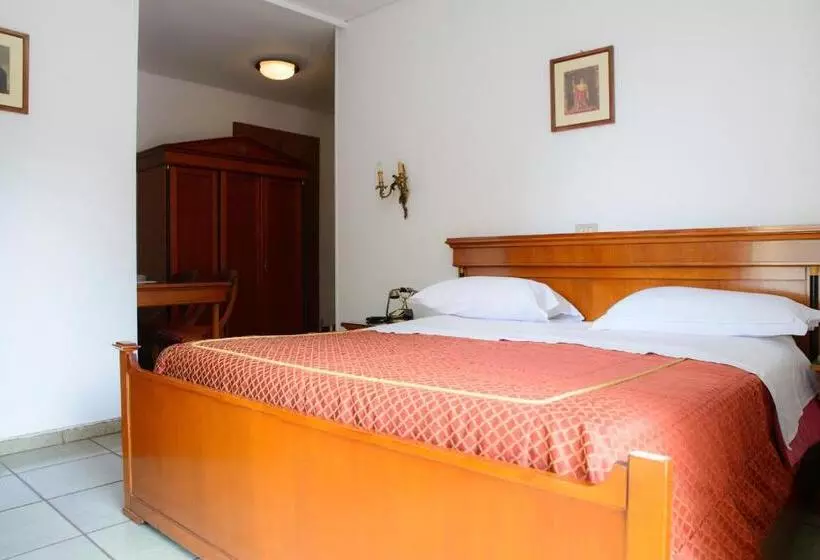 Hotelli Affittacamere Maison Napoleon