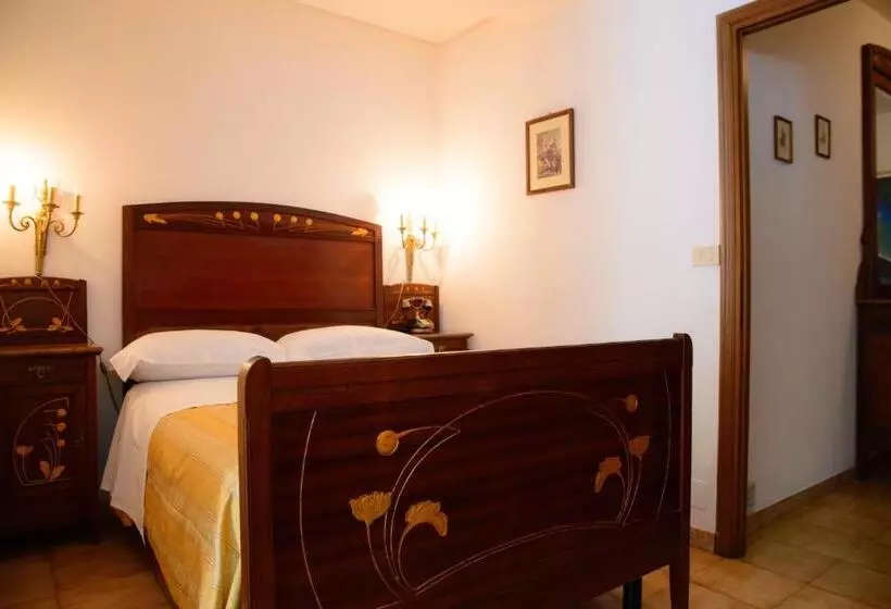 Hotelli Affittacamere Maison Napoleon