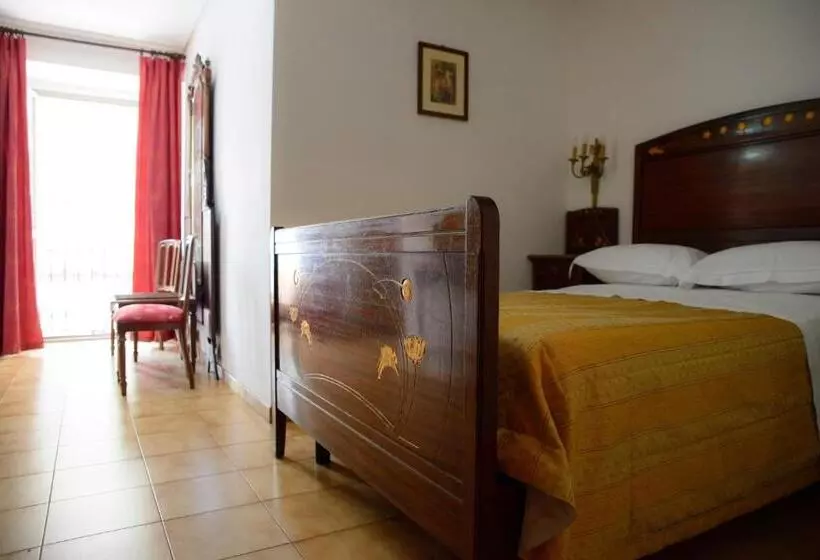 Hotelli Affittacamere Maison Napoleon