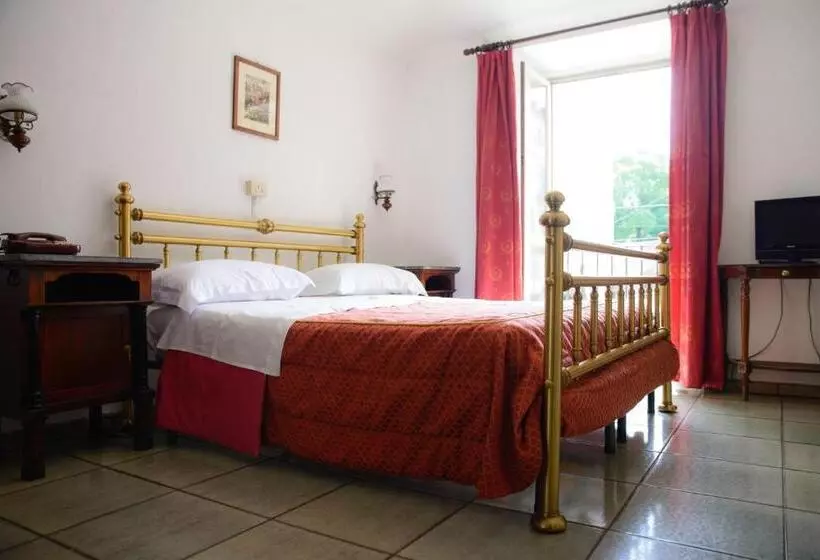 Hotelli Affittacamere Maison Napoleon