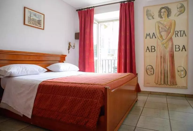 Hotelli Affittacamere Maison Napoleon