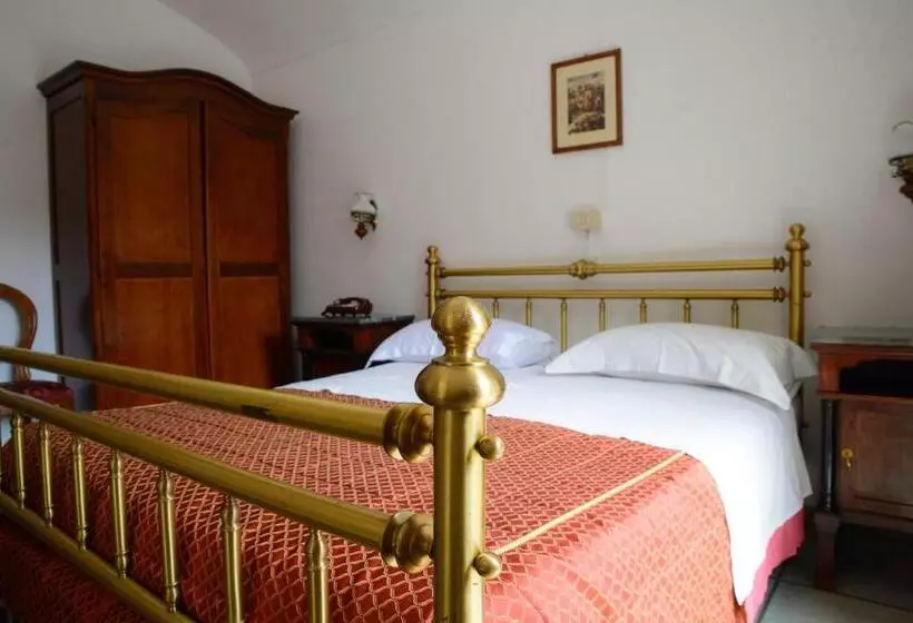 Hotelli Affittacamere Maison Napoleon