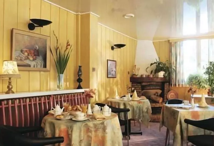 هتل Relais Benelux Bale