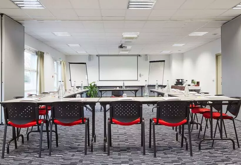 Motel Kyriad Clermont Ferrand Nord  Riom