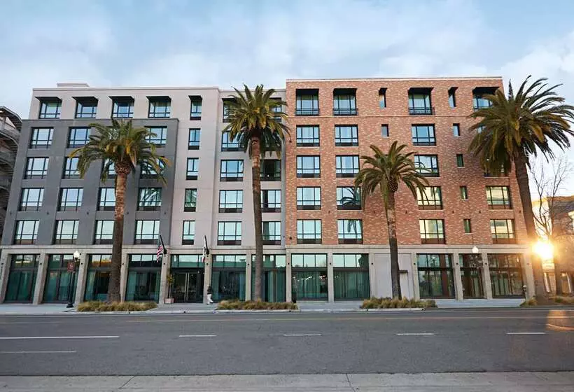 ホテル The Fort Sutter Sacramento Tapestry Collection By Hilton