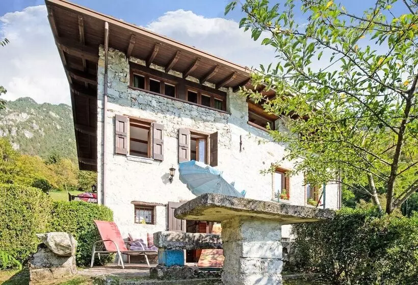 Flat With Private Garden And Air Conditioning