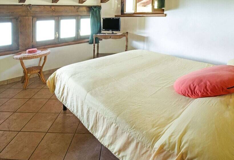 Flat With Private Garden And Air Conditioning