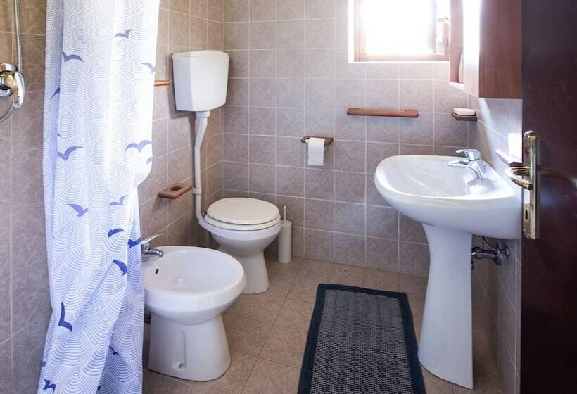 Flat With Private Garden And Air Conditioning