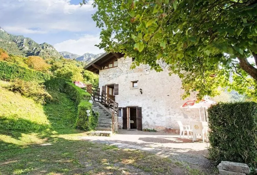 Flat With Private Garden And Air Conditioning