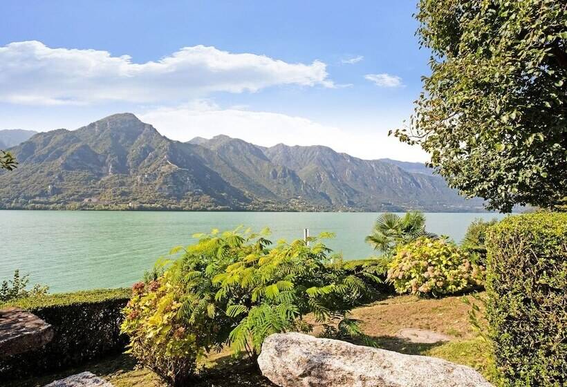 Flat With Private Garden And Air Conditioning