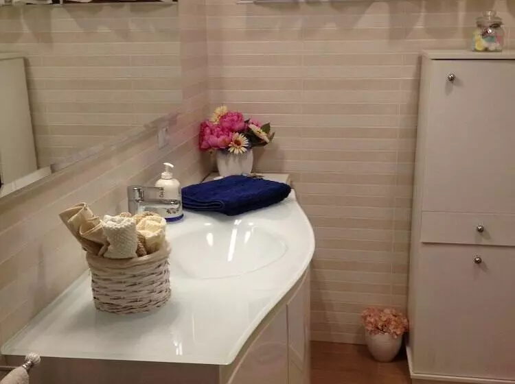 ベッドアンドブレックファースト Vali Chalet