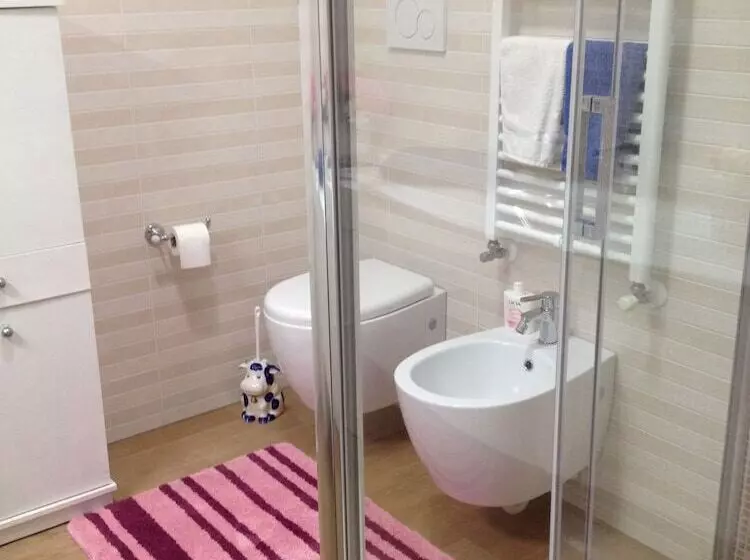 ベッドアンドブレックファースト Vali Chalet