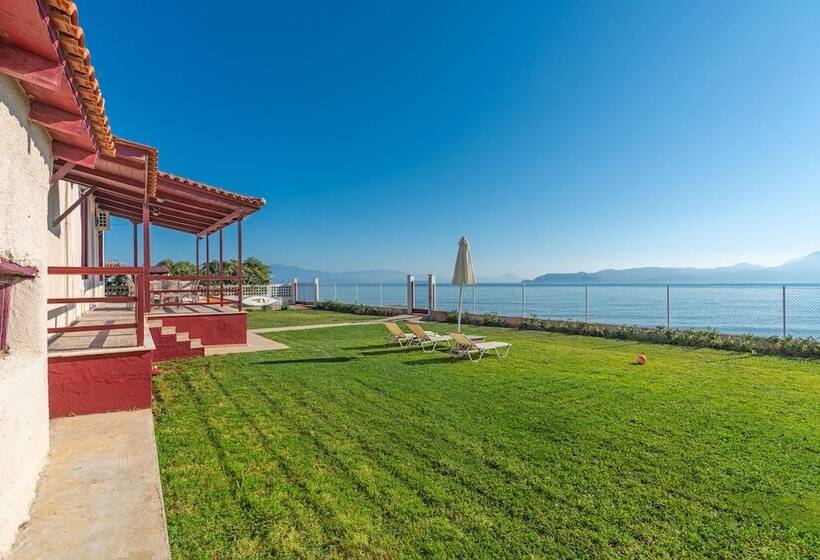 Costa Vasia Suites & Apartments