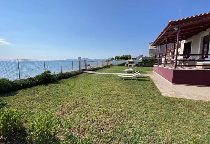 Costa Vasia Suites & Apartments