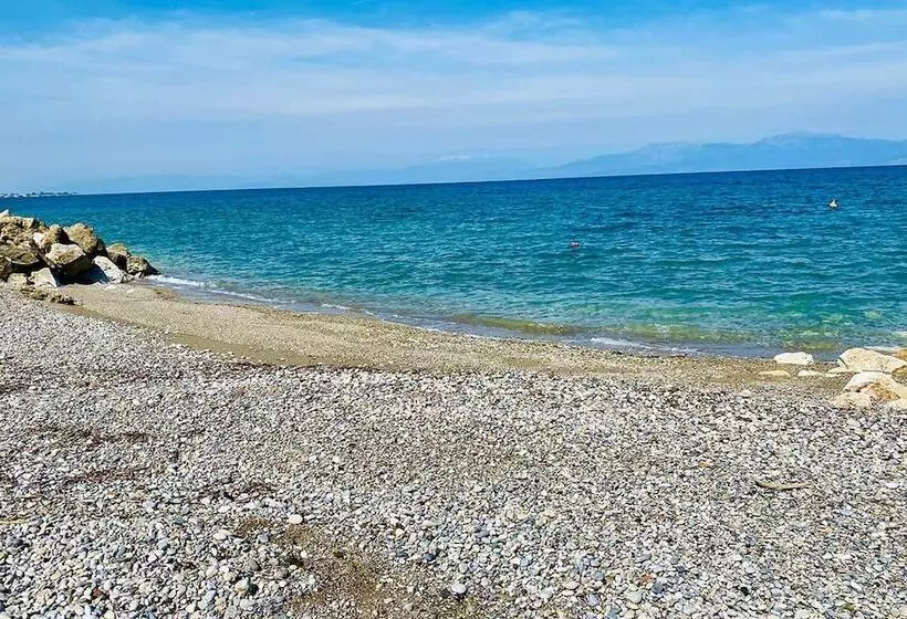 Costa Vasia Suites & Apartments