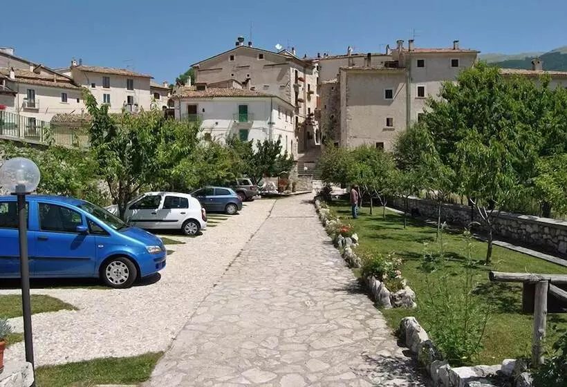 Hotelli Albergo La Torre