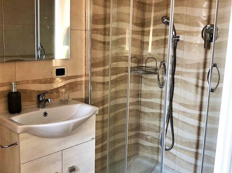 بنسيون Guest House Loriano