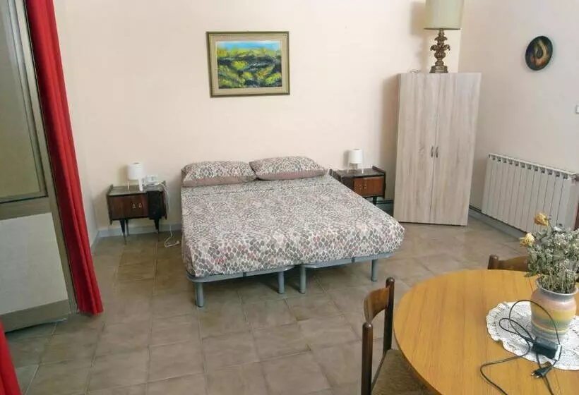 تختخواب و صبحانه Ag Home Adragna