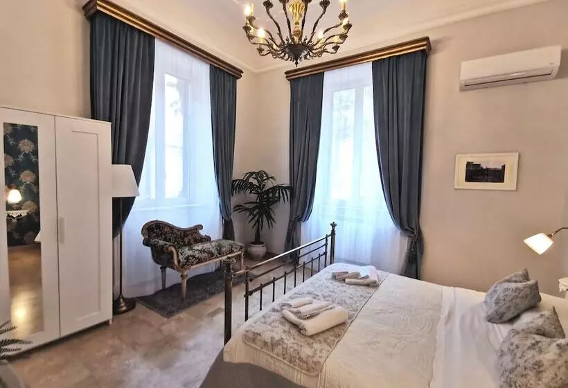 تختخواب و صبحانه Il Galleone