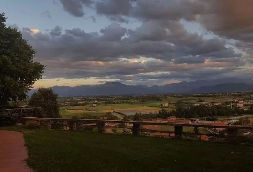 Aamiaismajoitus (B&B) L Uovo E La Faina