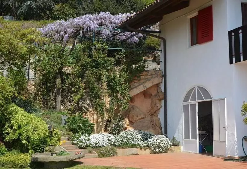 Aamiaismajoitus (B&B) L Uovo E La Faina