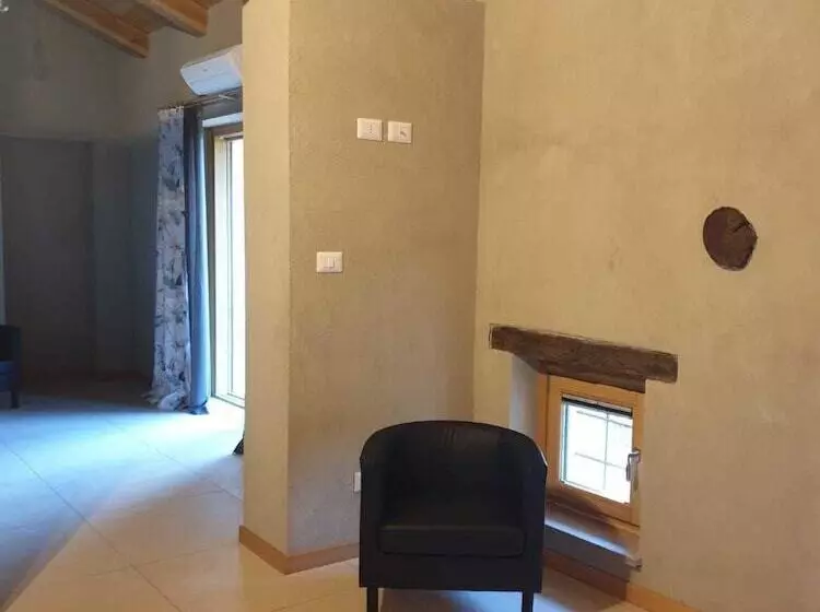 Aamiaismajoitus (B&B) L Uovo E La Faina